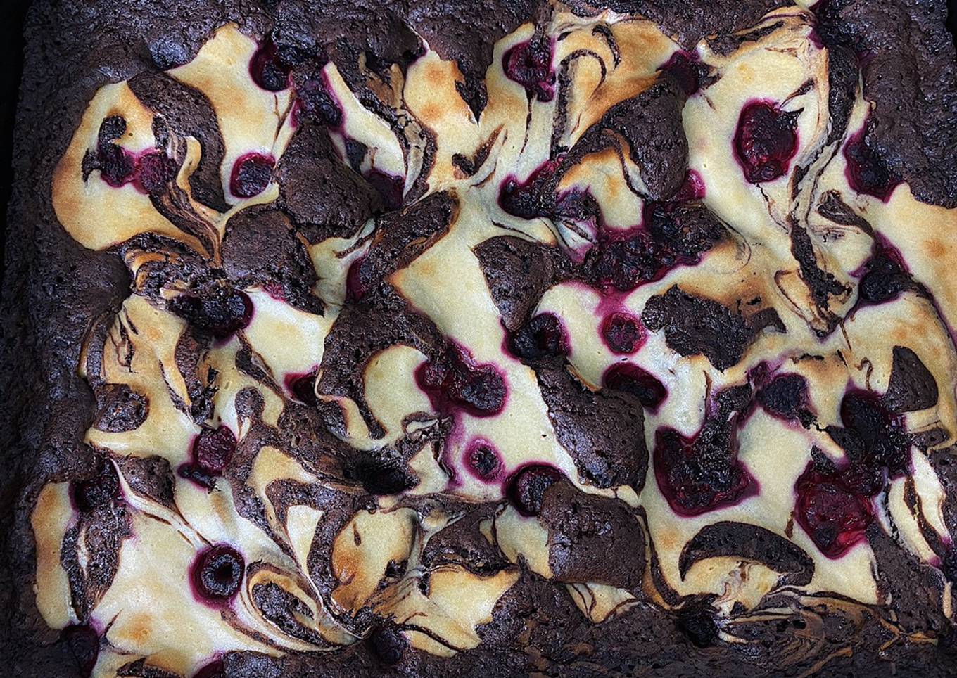 The Best Brownie Cheesecake With Raspberry♥️