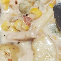 A picture of Chicken Corn Chowder (grown man good).