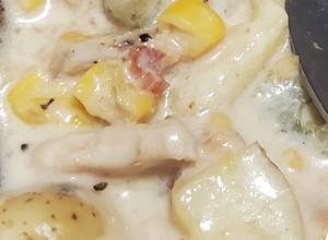 A picture of Chicken Corn Chowder (grown man good).