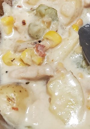 A picture of Chicken Corn Chowder (grown man good).