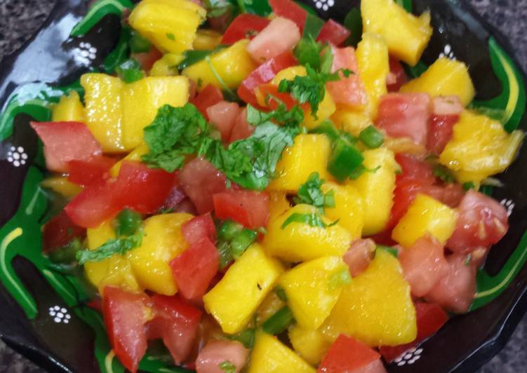 �?Easy Peasy  Mango Salsa