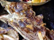 Una foto de chuletas de aguja