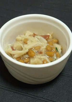 A picture of Enoki Mushrooms and Natto with Umeboshi.