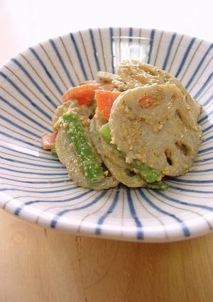 A picture of Lotus Root and Sesame Salad.