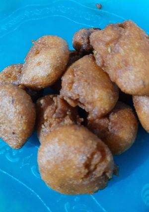 आटे के मीठे पुआ (aate ke meethe pua recipe in Hindi) रेसिपी मुख्य फोटो