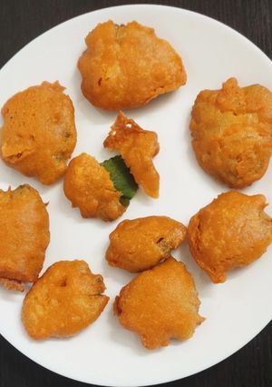 A picture of Ajwain leaves bajji.