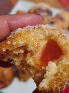Una foto de BUÑUELITOS DE MEMBRILLO ❤️