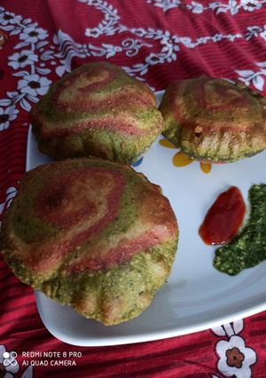 तिरंगी पूरी रेसिपी मुख्य फोटो