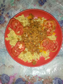A picture of Macaroni and Scrambled Egg.