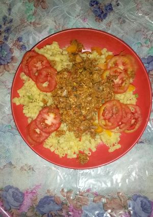 A picture of Macaroni and Scrambled Egg.