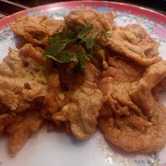 A picture of Omlettee with Kharda.