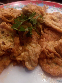 A picture of Omlettee with Kharda.