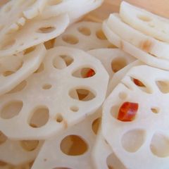 A picture of Super Easy Pickled Lotus Root.