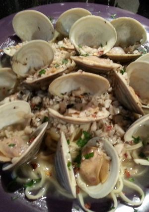 A picture of Linguine Vongole (Linguine with fresh Clam Sauce).