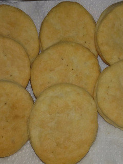 Una foto de Bizcochitos salados (sólo 3 ingredientes)