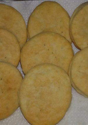 Una foto de Bizcochitos salados (sólo 3 ingredientes)