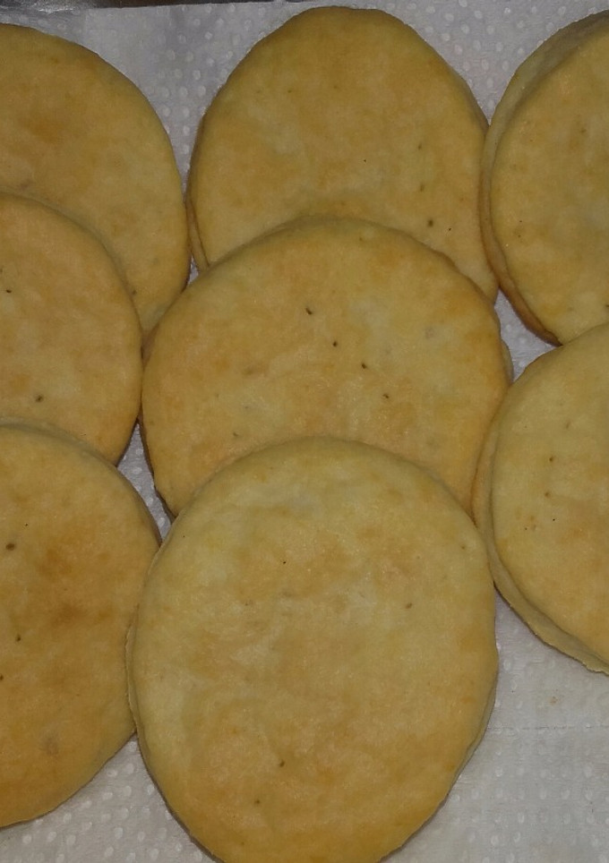 Una foto de Bizcochitos salados (sólo 3 ingredientes)