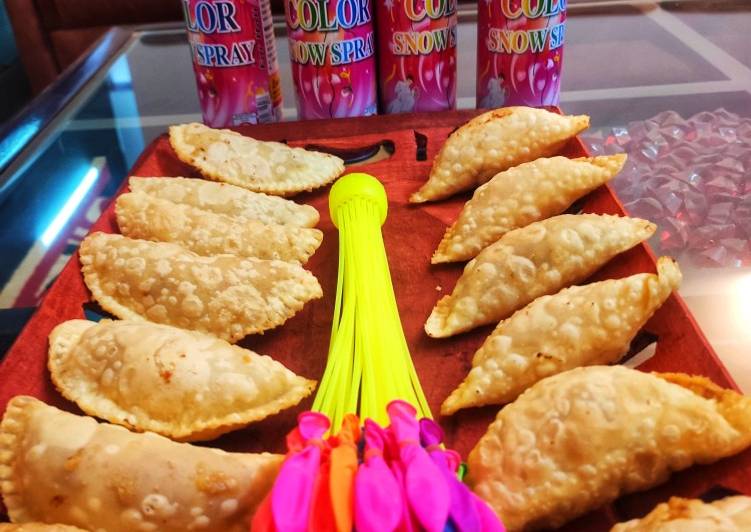 Recipe of Any-night-of-the-week Delicious gujiya