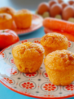 Una foto de Magdalenas de zanahoria, mandarina y canela