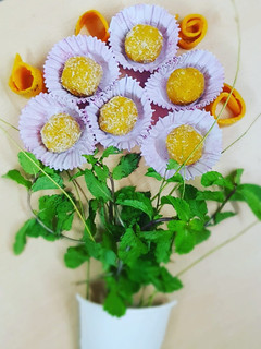 மேங்கோ coconut லட்டு (Mango coconut laddu recipe in tamil) செய்முறை முக்கிய புகைப்படம்