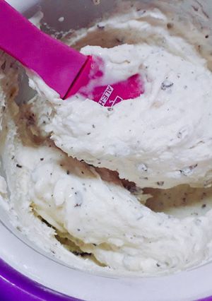 Una foto de Helado de banana 🍌 granizado en máquina de hacer helados 🍧🍨