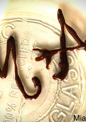 Une photo de Sauce au chocolat, pour brigade... du tigre ! #saucechocolat #labrigadeentablier #monochromemarron
