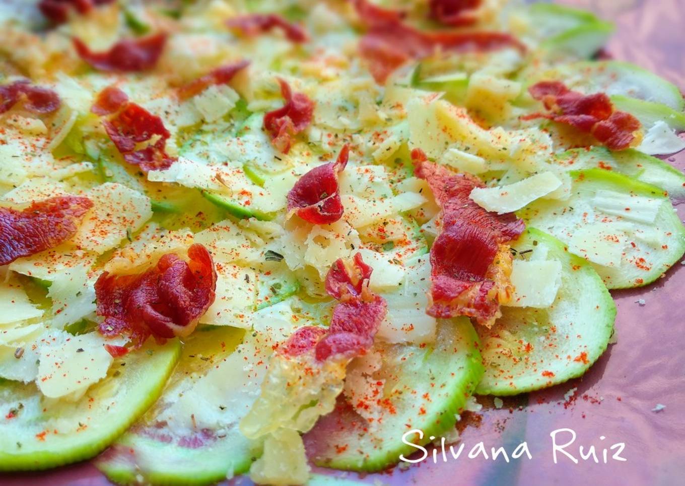 42.🥒Carpaccio de calabacín, parmesano y crujiente de ibérico