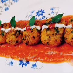 A picture of Paneer potato cutlets.