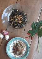 Tumis Daun Pepaya dan Teri Goreng Pedas