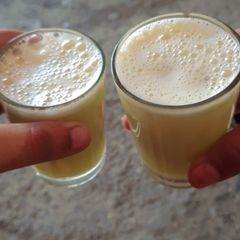 A picture of Sugarcane juice.