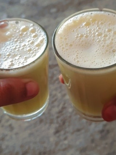 A picture of Sugarcane juice.