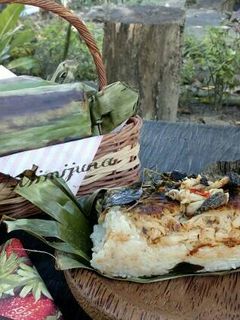 Foto resep Nasi bakar ayam suwir kemangi