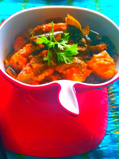 वांगी बटाटा भाजी (vangi batata bhaji recipe in marathi) रेसिपी चे मुख्य फोटो