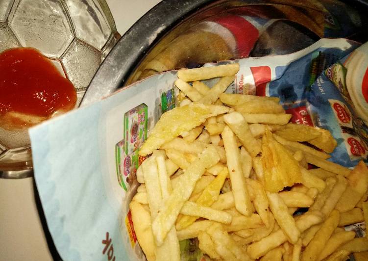 Resep: Kentang goreng ala french fries awet renyah yang Renyah