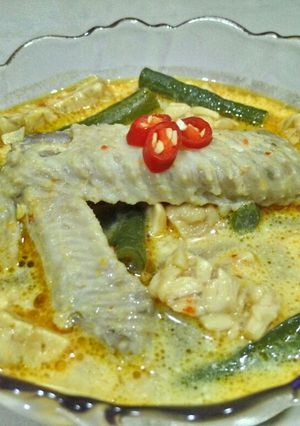 Foto resep Ayam Kuah Kuning (a.k.a. Lontong Sayur Pakai Ayam)