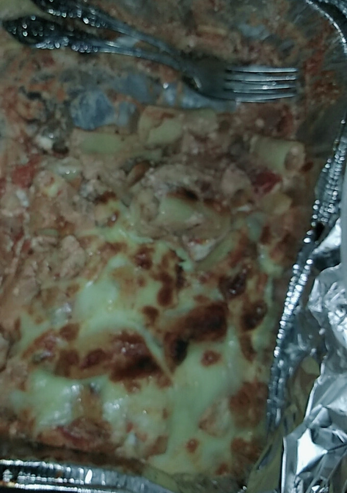 A picture of Cheesy sausage ziti.