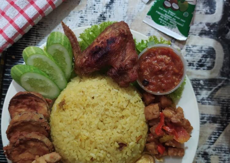 makanan 62. Tumpeng Bulat Mini Jadi, Lezat Sekali