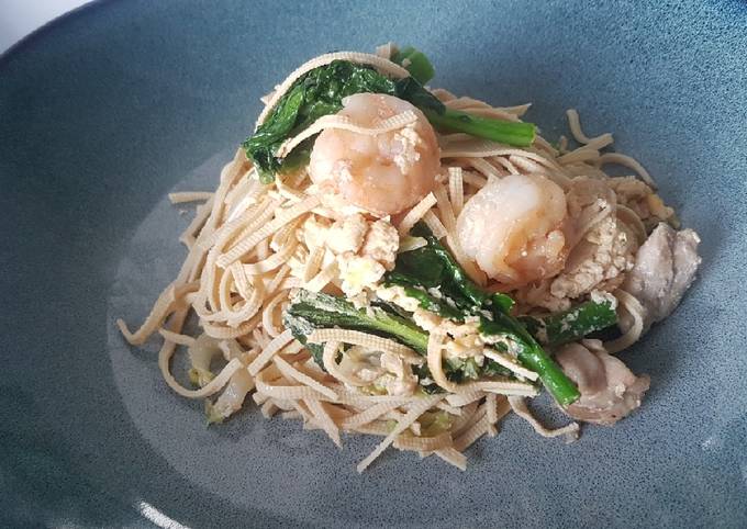 How to Make Super Quick Homemade Sauteé Soy Noodle