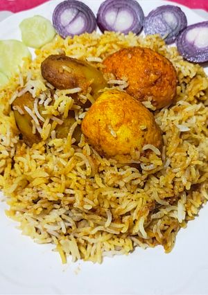 মশালাদার এগ বিরিয়ানী(mashaladar eeg biryani recipe in Bengali) রেসিপির প্রধান ছবি
