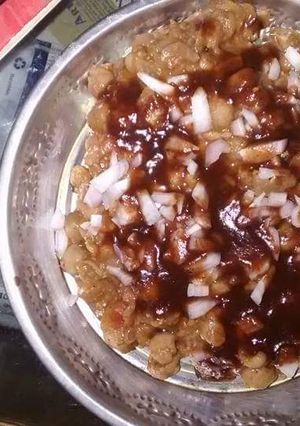 A picture of Chole tikki.