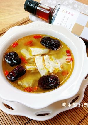麻油雞胸肉湯 #心鮮油#由豐將黑芝麻油 的食譜成品照片