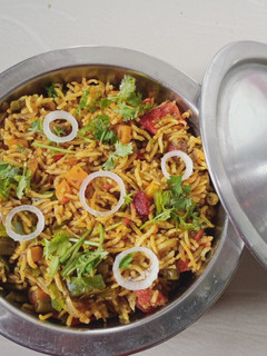 வெஜிடபிள் பிரியாணி (Vegetable biryani recipe in tamil) செய்முறை முக்கிய புகைப்படம்