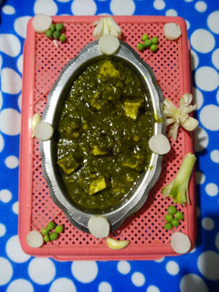 પાલક મટર પનીર(Palak matar paneer recipe in Gujarati) રેસીપી મુખ્ય ફોટો