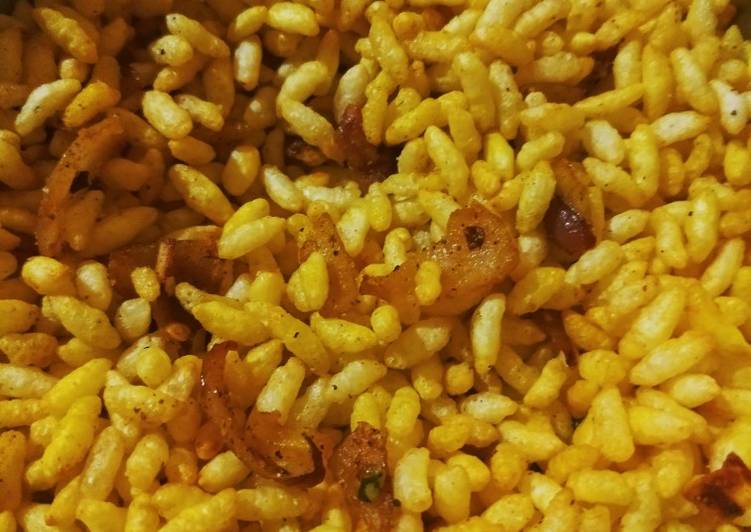 Recipe of Quick Roasted Puffed Rice with caramelized onions