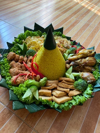 Cara Mudah Membuat Resep  Nasi kuning mudah dan praktis yang Bikin Ngiler, Bikin Ketagihan