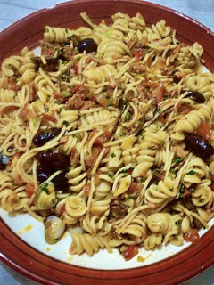 Una foto de Pasta Mix con Almejas & Aceitunas Negras