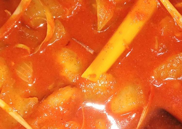 Kikil kuah balado pedas