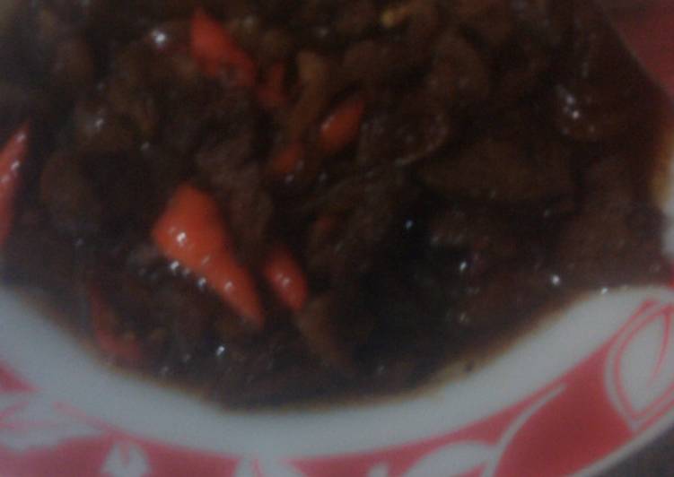Daging sapi kecap bawang bombay