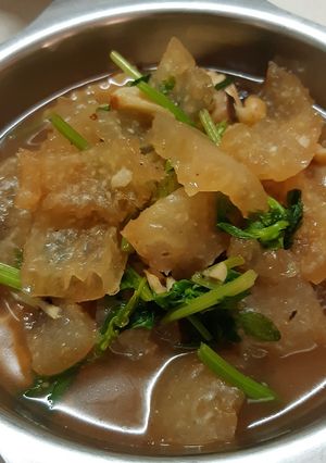 รูปของ หนังหมูผัดขึ้นฉ่าย