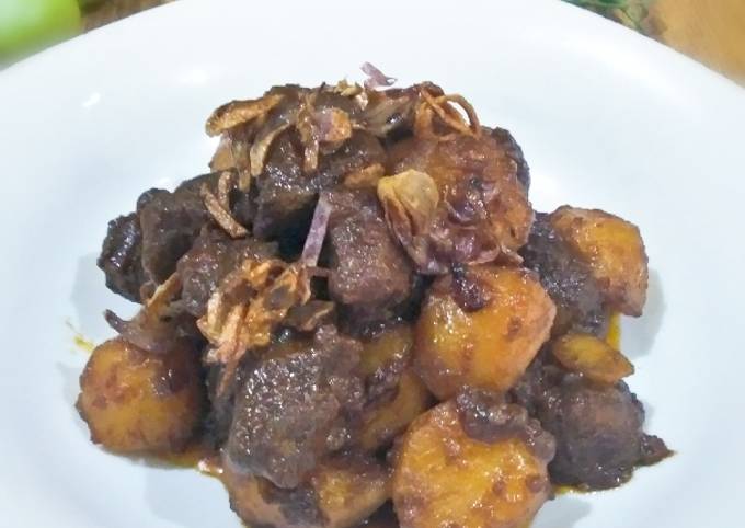 Semur Daging Sapi Kentang